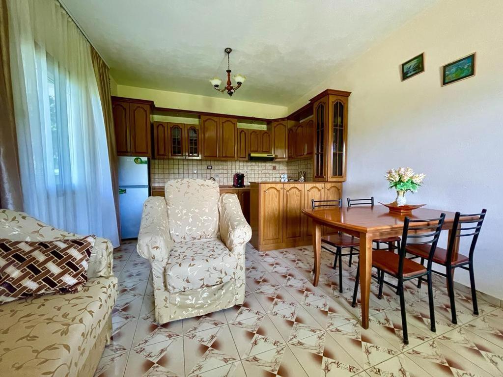 Cortina House Berat Apartment Stalin Exterior photo